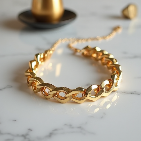 Minimalist Chain Bracelet in Geometric Shape